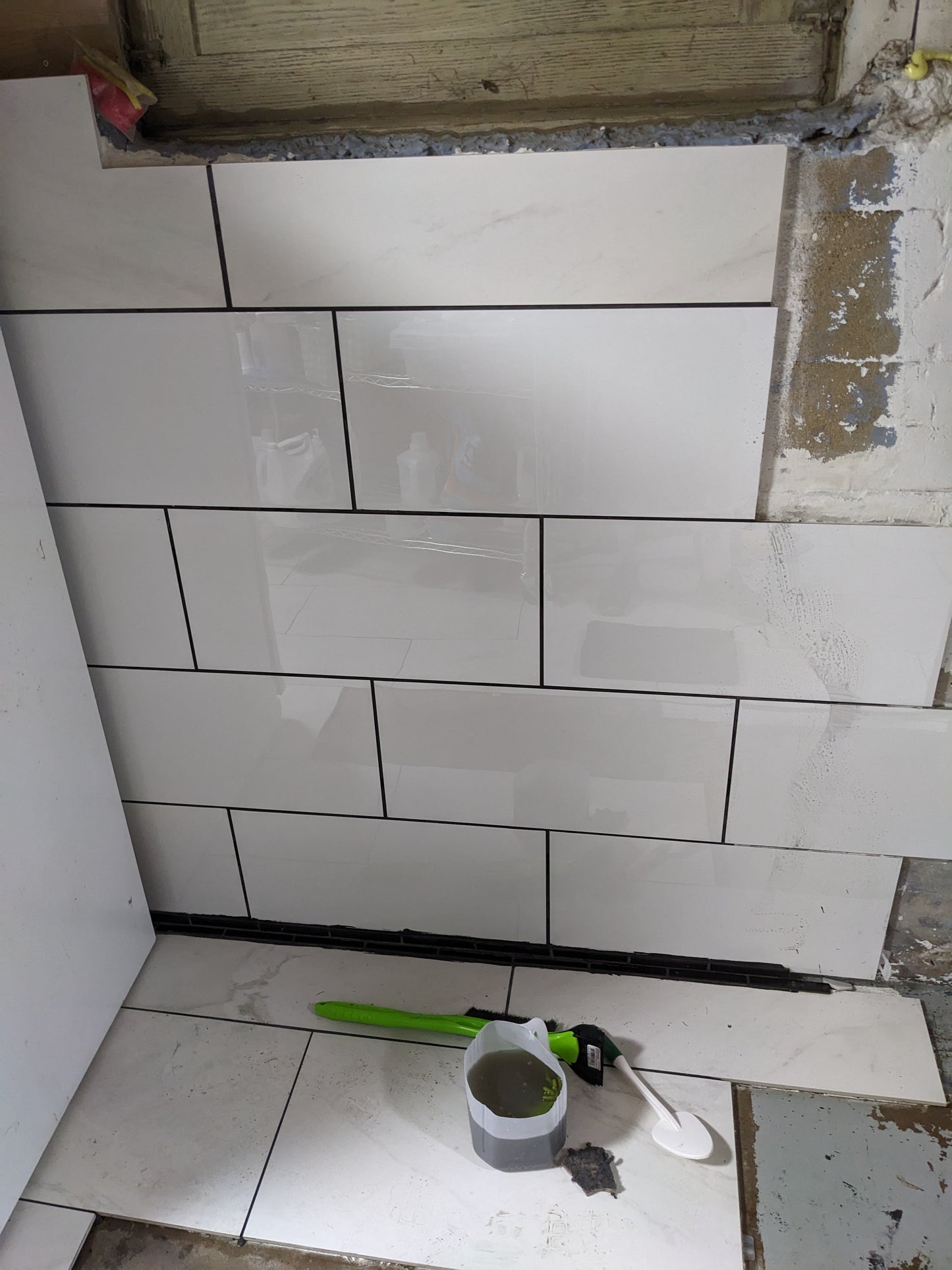 Foundation wall tile